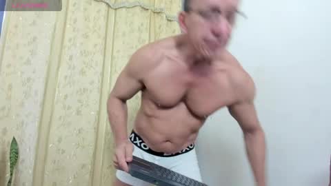 Snapshot of _axelking1_ chatting on May 21, 11:39 am Axel online show from May 21, 11:39 am