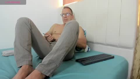 Axel online show from July 1, 2:29 pm