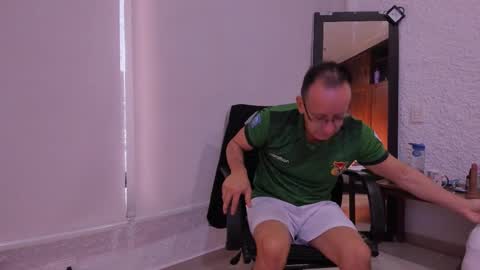 _axelking_ online show from December 15, 11:25 am