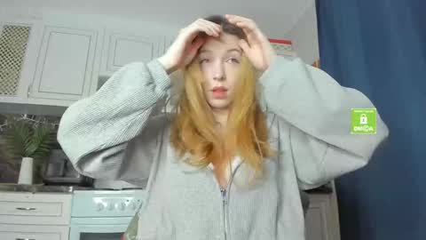 Snapshot of _axolot_ chatting on March 12, 10:49 pm Olivia online show from March 12, 10:49 pm