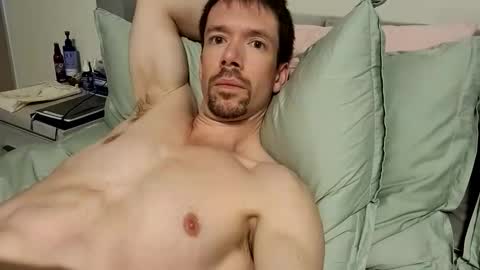 Snapshot of _b_h_c_ chatting on March 1, 4:25 am _b_h_c_ online show from March 1, 4:25 am