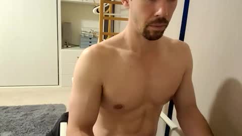 Snapshot of _b_h_c_ chatting on March 16, 5:02 am _b_h_c_ online show from March 16, 5:02 am