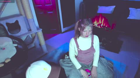 Lunita  online show from December 13, 8:58 pm