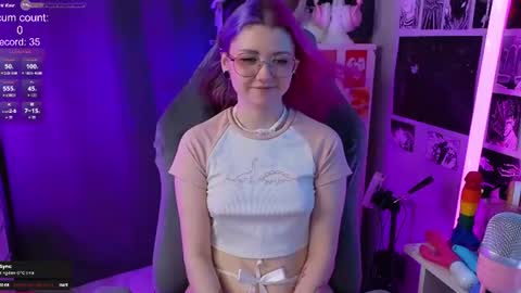 Snapshot of _biscuitty chatting on July 15, 9:20 pm Alice .. online show from July 15, 9:20 pm