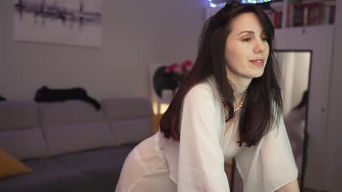 Lili online show from December 4, 12:08 am