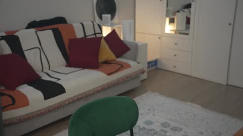 Lili online show from February 26, 10:15 am