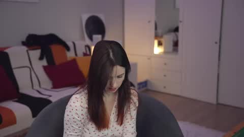 Lili online show from March 2, 10:14 am