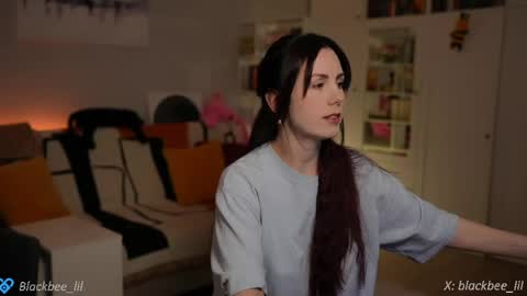 Lili online show from May 26, 5:20 pm