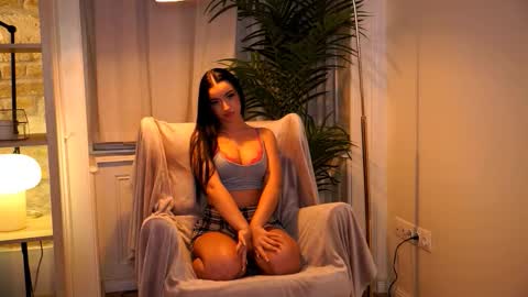 Pearl online show from February 16, 5:09 pm