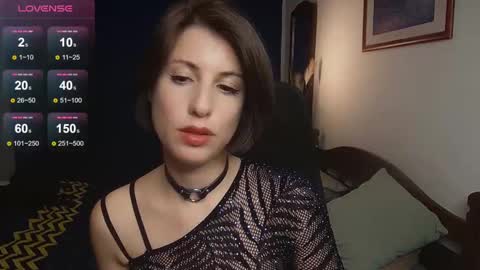 Laura online show from February 18, 11:30 pm