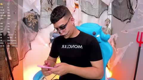 Snapshot of _blake_boy chatting on October 30, 7:14 pm _blake_boy online show from October 30, 7:14 pm