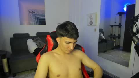 Snapshot of _blakee chatting on January 11, 11:13 pm B L A K E online show from January 11, 11:13 pm