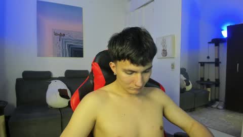 Snapshot of _blakee chatting on January 19, 3:08 am B L A K E online show from January 19, 3:08 am