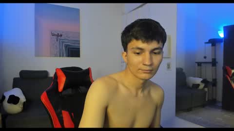 Snapshot of _blakee chatting on January 25, 2:15 am B L A K E online show from January 25, 2:15 am