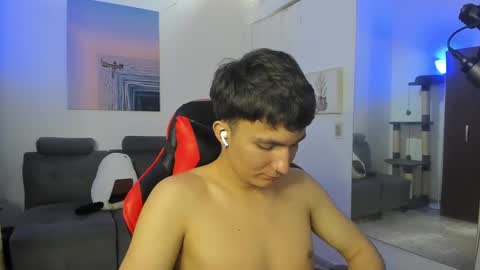 Snapshot of _blakee chatting on January 26, 6:37 pm B L A K E online show from January 26, 6:37 pm