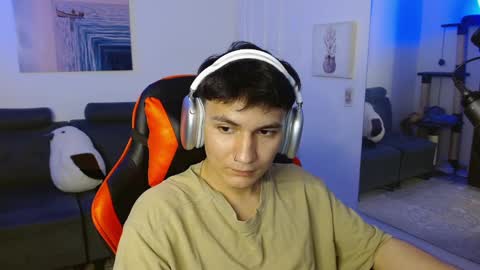 Snapshot of _blakee chatting on February 15, 9:38 am B L A K E online show from February 15, 9:38 am