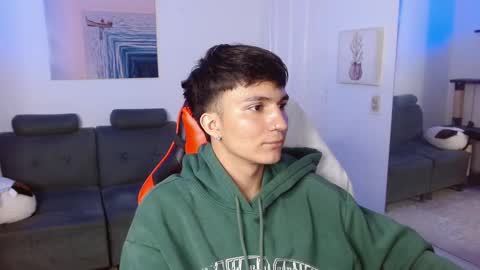 Snapshot of _blakee chatting on February 23, 1:46 am B L A K E online show from February 23, 1:46 am