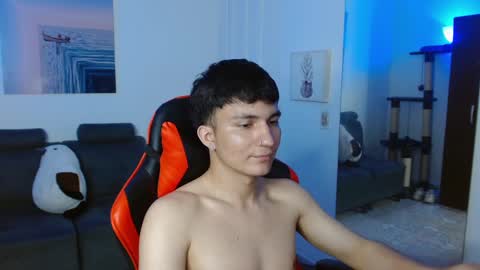 Snapshot of _blakee chatting on February 27, 9:58 pm B L A K E online show from February 27, 9:58 pm