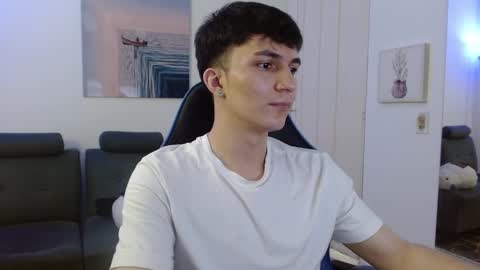 Snapshot of _blakee chatting on January 9, 7:04 pm B L A K E online show from January 9, 7:04 pm