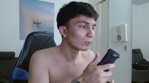 Snapshot of _blakee chatting on February 13, 5:53 pm B L A K E online show from February 13, 5:53 pm