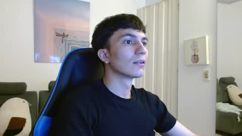 Snapshot of _blakee chatting on February 21, 8:21 pm B L A K E online show from February 21, 8:21 pm