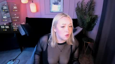 _blondessa__ online show from April 3, 6:11 am