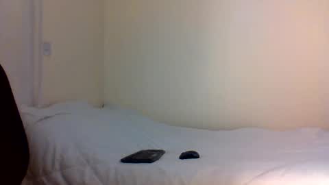 Snapshot of _bunny_b chatting on October 26, 3:34 am I will be back soon online show from October 26, 3:34 am