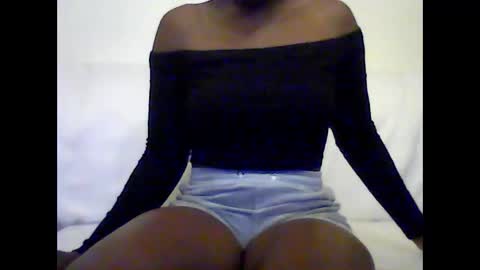 Snapshot of _bunny_b chatting on November 9, 5:33 pm I will be back soon online show from November 9, 5:33 pm