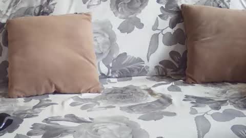 Snapshot of _bunny_b chatting on December 17, 6:30 am I will be back soon online show from December 17, 6:30 am