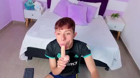Snapshot of _camilo_ortiz chatting on June 20, 4:21 pm camilo online show from June 20, 4:21 pm