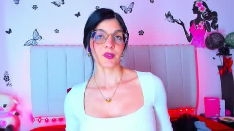 Carolina  online show from March 27, 5:34 pm