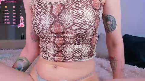 Snapshot of _ccrystaa_ chatting on September 19, 7:10 am Christina Chris online show from September 19, 7:10 am