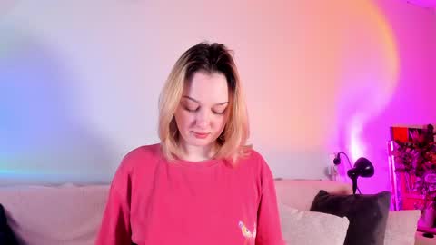 Christina Chris online show from April 19, 7:51 am