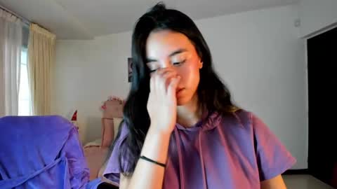 Snapshot of _charlotte_evans_2 chatting on January 3, 8:32 pm Charlote online show from January 3, 8:32 pm