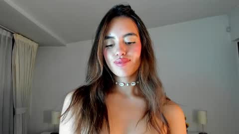 Snapshot of _charlotte_evans_2 chatting on February 14, 1:34 am Charlote online show from February 14, 1:34 am