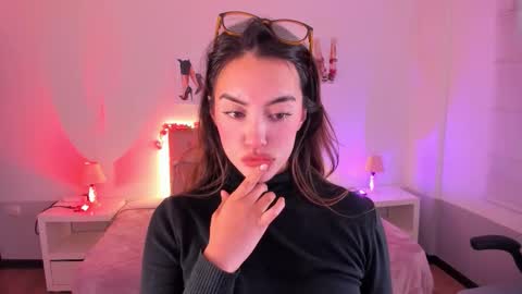 Snapshot of _charlotte_evans_2 chatting on October 8, 8:17 pm Charlote online show from October 8, 8:17 pm