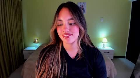 Snapshot of _charlotte_evans_2 chatting on June 9, 8:31 pm Charlote online show from June 9, 8:31 pm