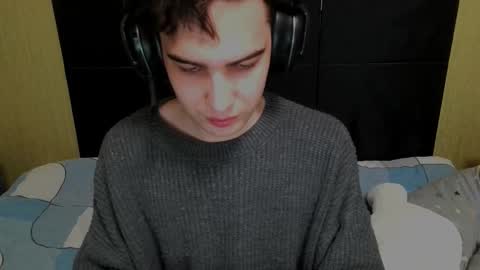 Snapshot of _crise_next_door_ chatting on February 11, 4:12 pm _crise_next_door_ online show from February 11, 4:12 pm