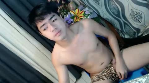 Snapshot of _cumwithrussel chatting on February 20, 1:02 am Russ online show from February 20, 1:02 am