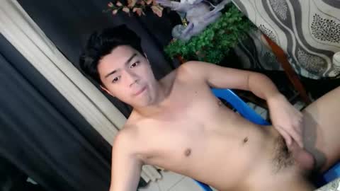 Snapshot of _cumwithrussel chatting on March 4, 12:44 pm Russ online show from March 4, 12:44 pm