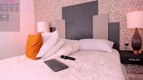 Snapshot of _curly_girl_ chatting on January 11, 9:46 pm online show from January 11, 9:46 pm