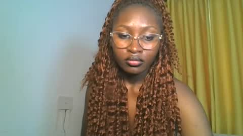 Snapshot of _cutestephanie chatting on November 2, 12:18 pm STEPH online show from November 2, 12:18 pm