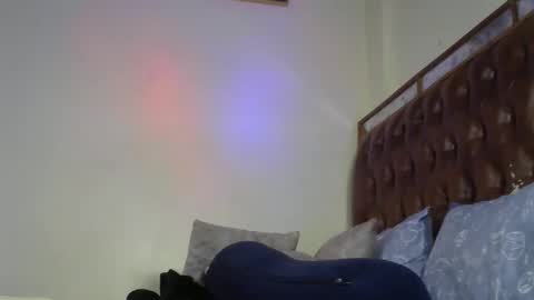 lily online show from November 19, 11:43 am