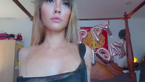 Snapshot of _demi_dee_ chatting on February 26, 9:53 am DemiDee online show from February 26, 9:53 am
