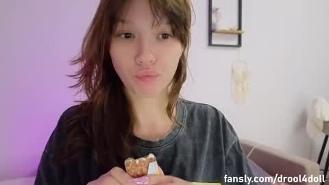 Snapshot of _demi_dee_ chatting on May 28, 7:11 pm DemiDee online show from May 28, 7:11 pm