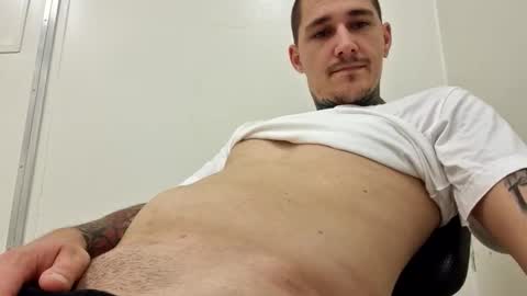 Snapshot of _devil_in_me_ chatting on October 20, 2:23 am _devil_in_me_ online show from October 20, 2:23 am