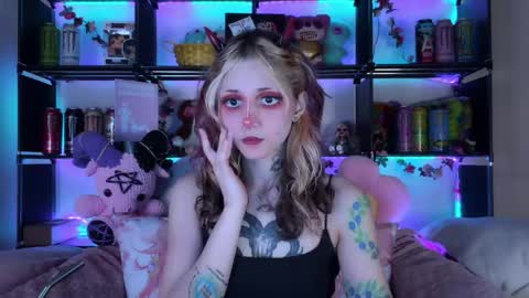Snapshot of _devilbaby chatting on May 21, 8:38 pm Kate online show from May 21, 8:38 pm