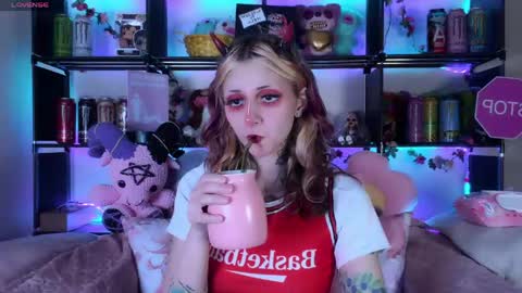 Snapshot of _devilbaby chatting on May 22, 8:36 pm Kate online show from May 22, 8:36 pm
