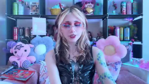 Snapshot of _devilbaby chatting on May 26, 7:48 am Kate online show from May 26, 7:48 am