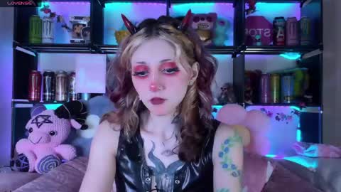 Snapshot of _devilbaby chatting on May 30, 9:56 pm Kate online show from May 30, 9:56 pm